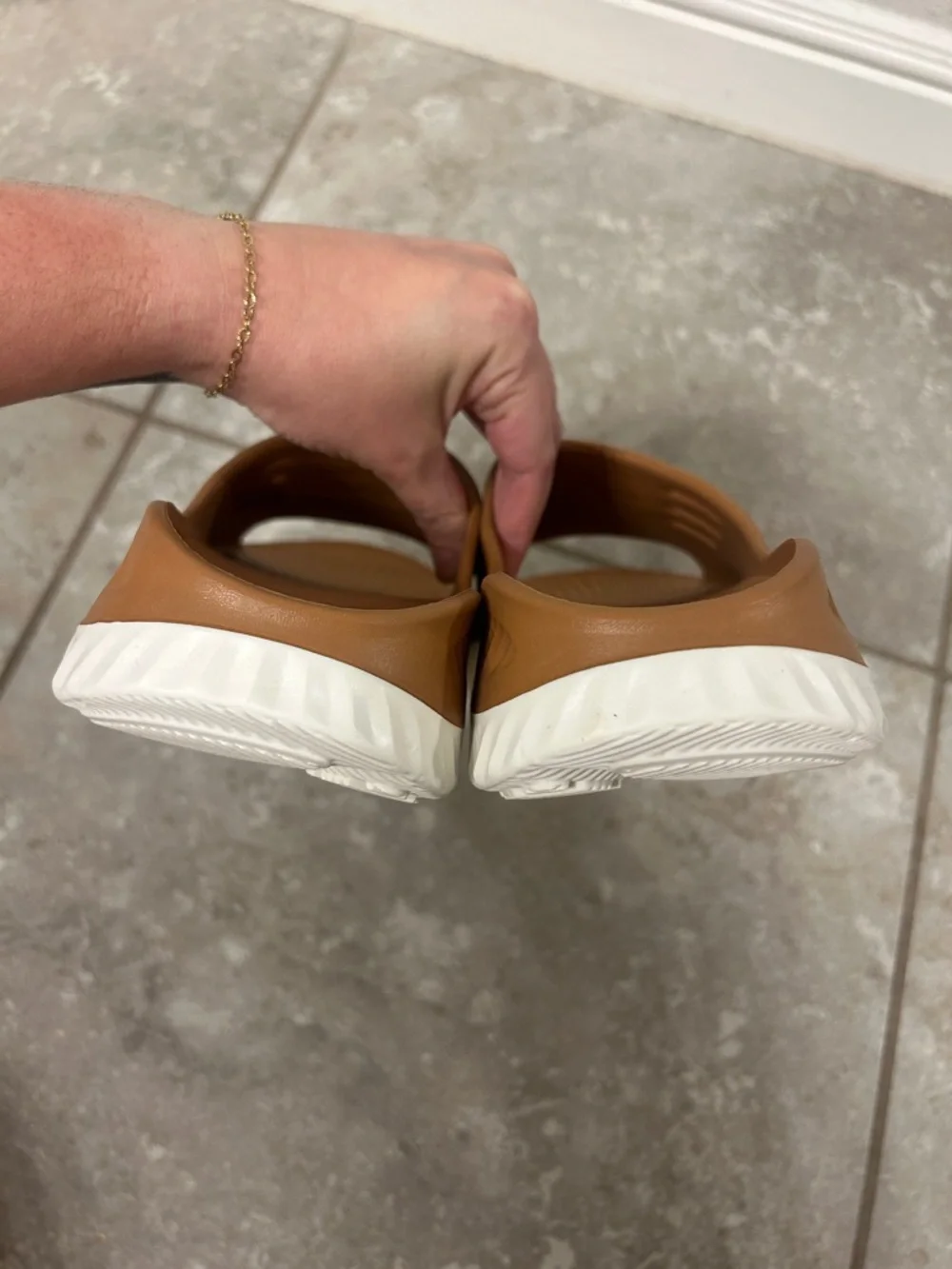 KuaiLu Womens Recovery Sandals Size 7